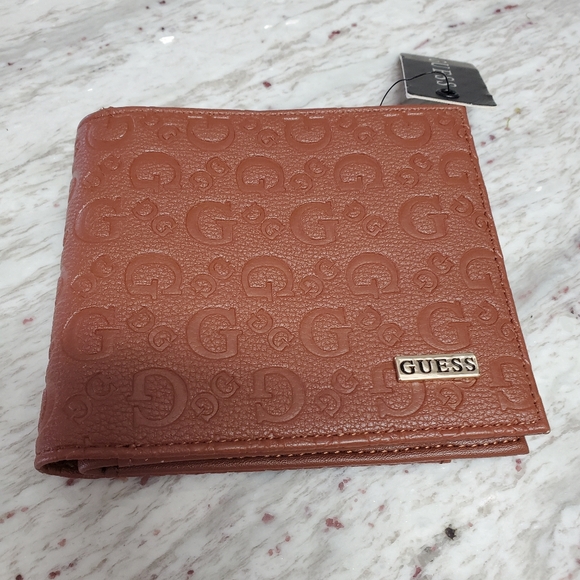 Guess . Men  Brown wallet  . - Picture 1 of 4